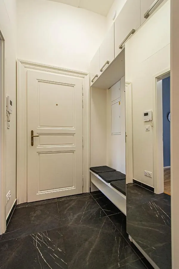 Stylish Apartment In Prague Best Gastronomic Area